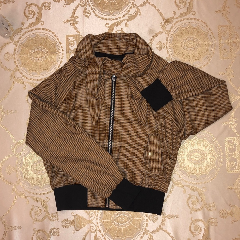 NWT Cute Vintage Style Jacket with Tie Collar
